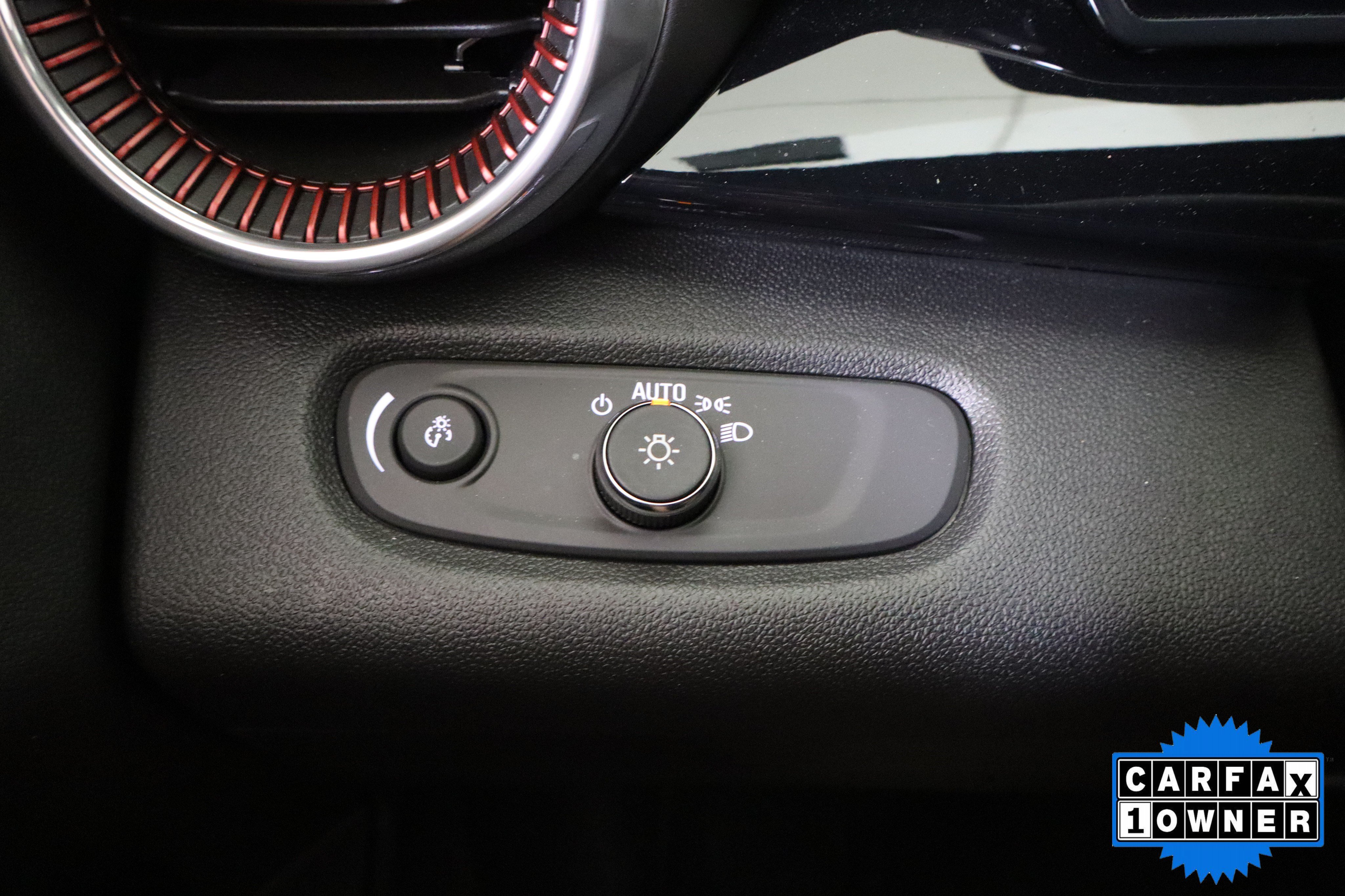 Used 2025 Chevrolet Trax RS w/ Driver Confidence Package FWD image 33