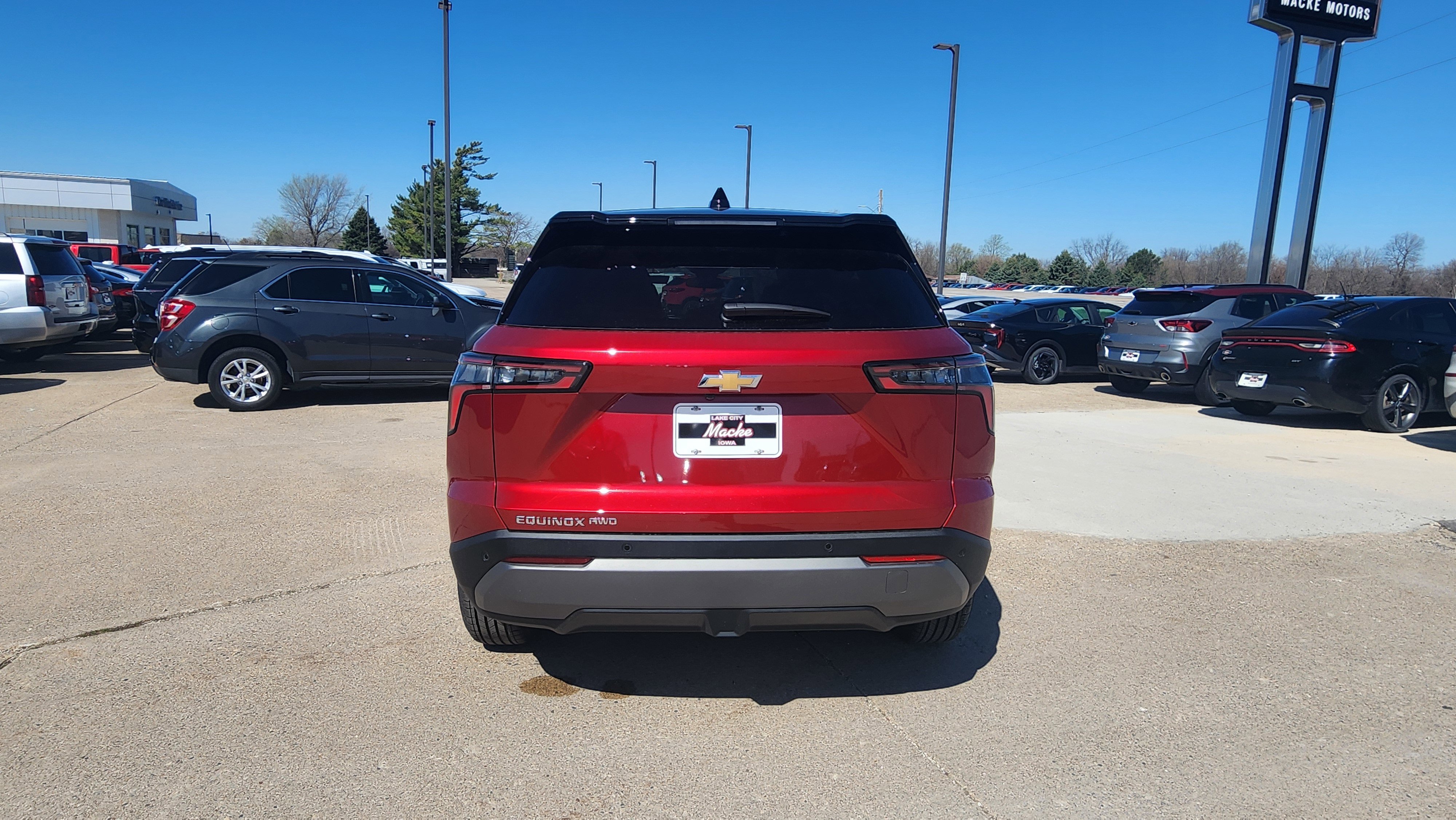 New 2026 Chevrolet Equinox LT w/ Convenience Package II AWD/4WD image 6