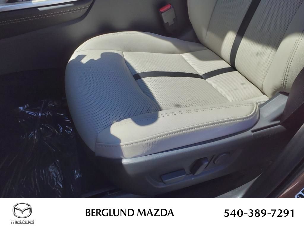 New 2025 MAZDA CX-70 Plug-In Hybrid w/ Premium Pkg AWD/4WD image 11
