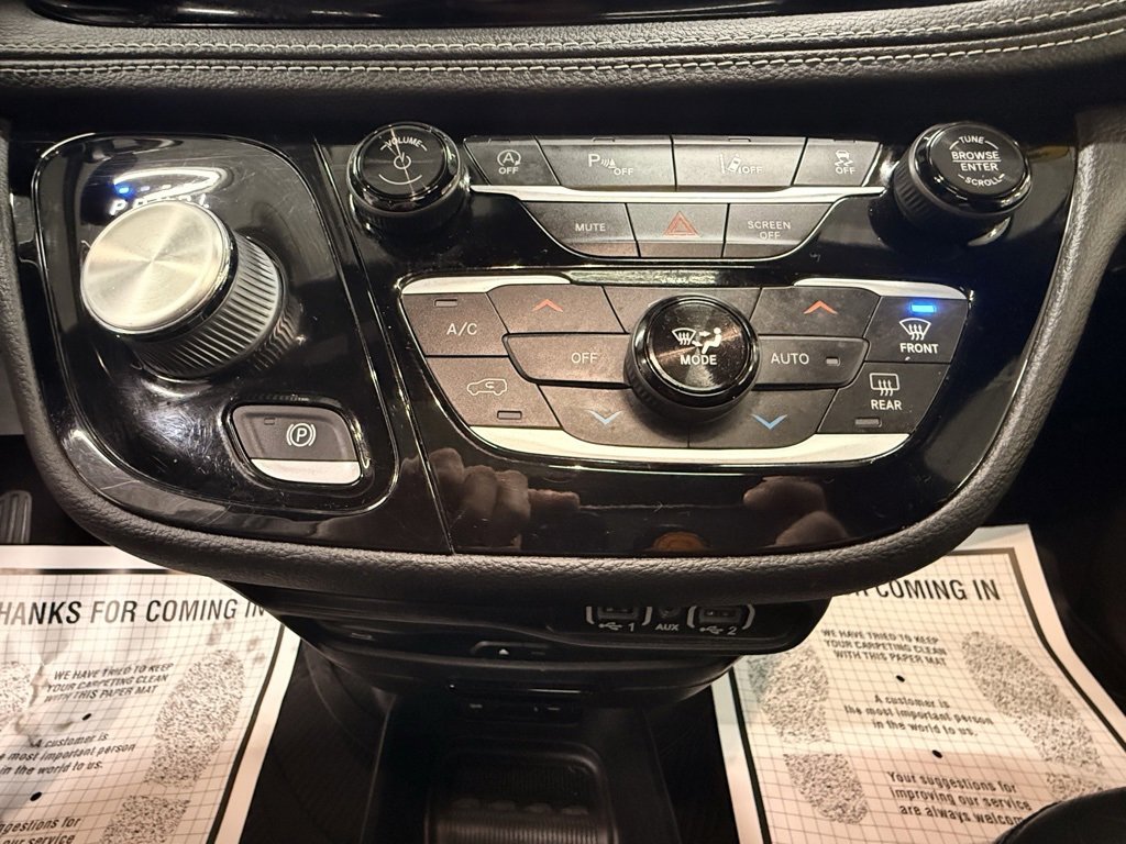 Used 2021 Chrysler Pacifica Touring-L w/ Uconnect Theater Family Group image 42