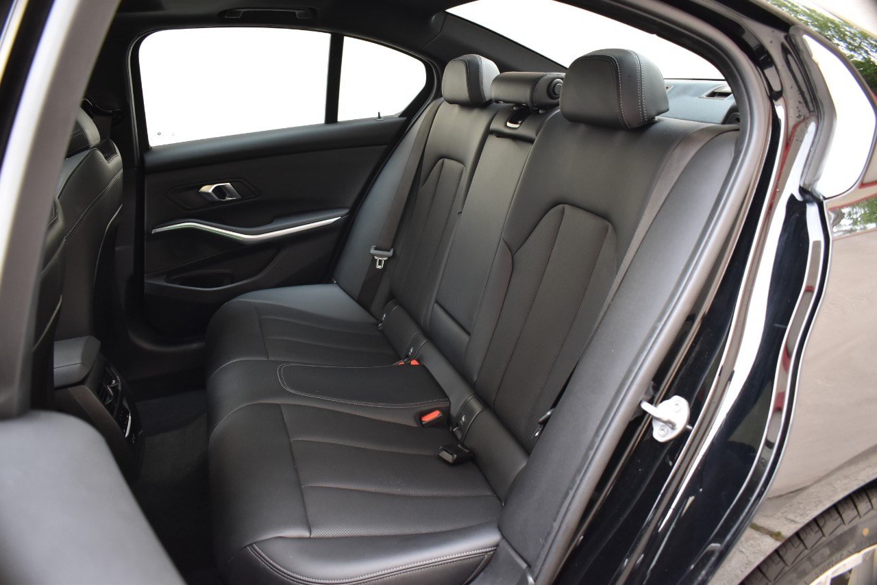 Used 2025 BMW 330i xDrive Sedan AWD/4WD image 18