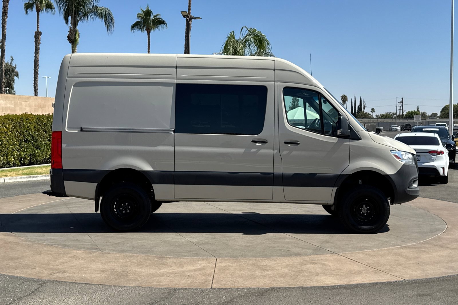 Used 2024 Mercedes-Benz Sprinter 2500 image 3