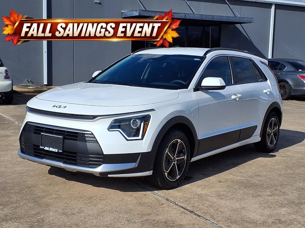 Used 2024 Kia Niro LX FWD image 3