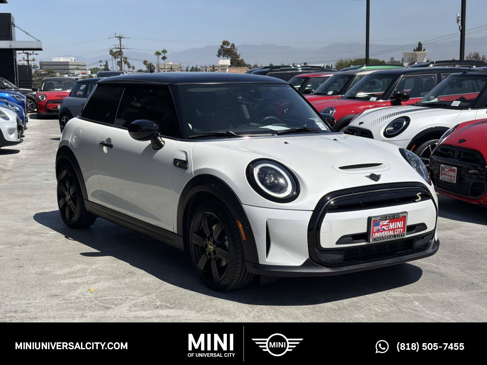 Used 2024 MINI Cooper SE FWD image 1