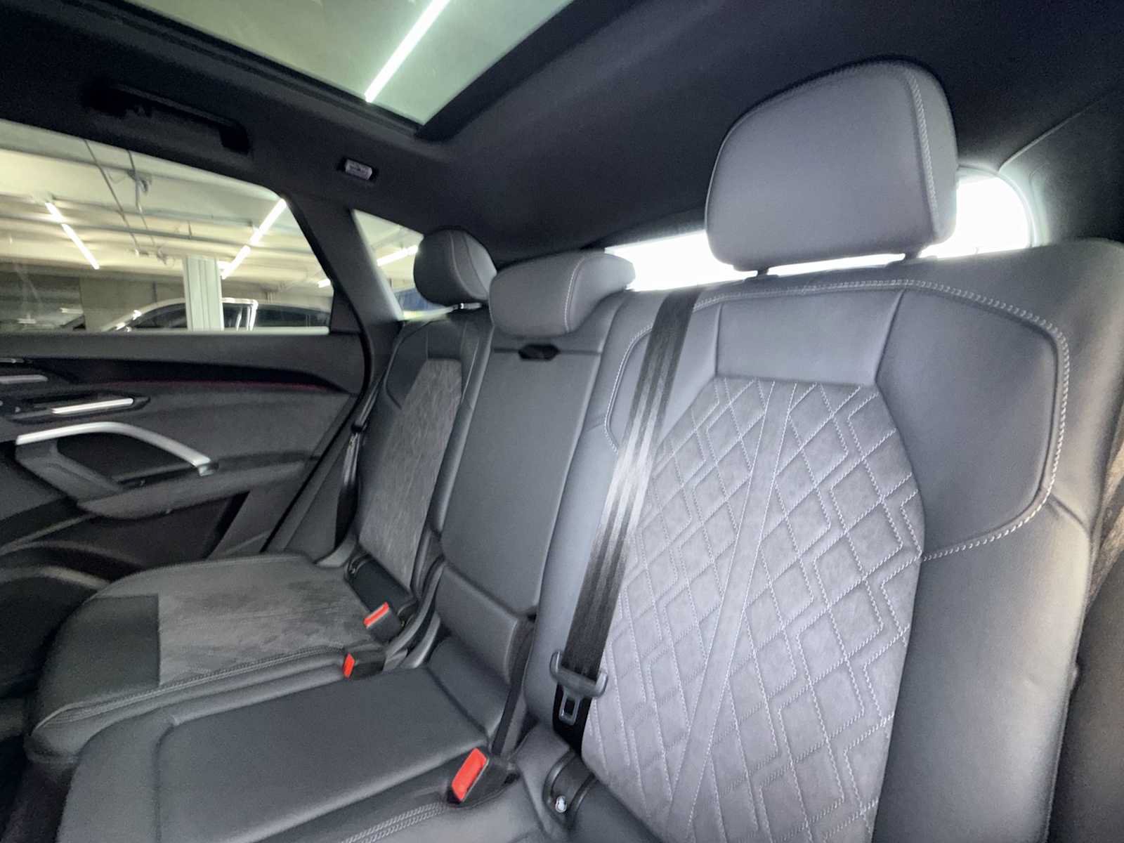 Used 2025 Audi SQ5 Premium Plus AWD/4WD image 22