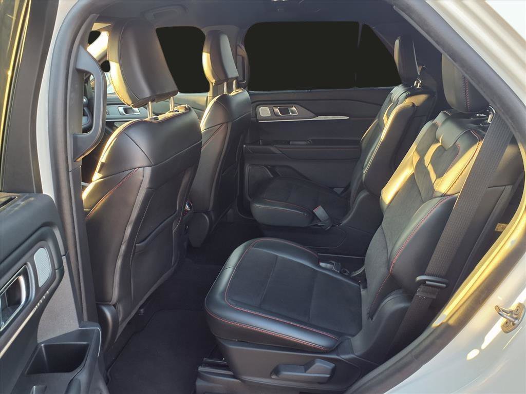 Used 2025 Ford Explorer ST image 21