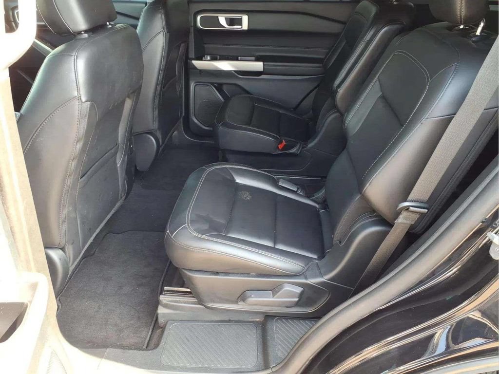 Used 2023 Ford Explorer XLT w/ Equipment Group 202A RWD image 14