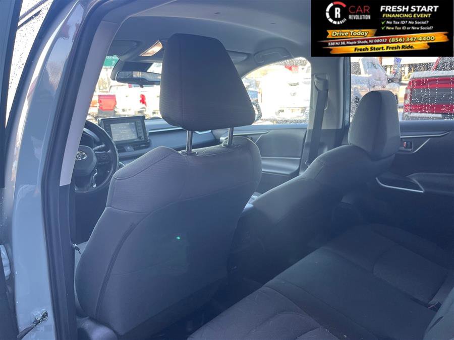 Used 2022 Toyota RAV4 XLE image 12