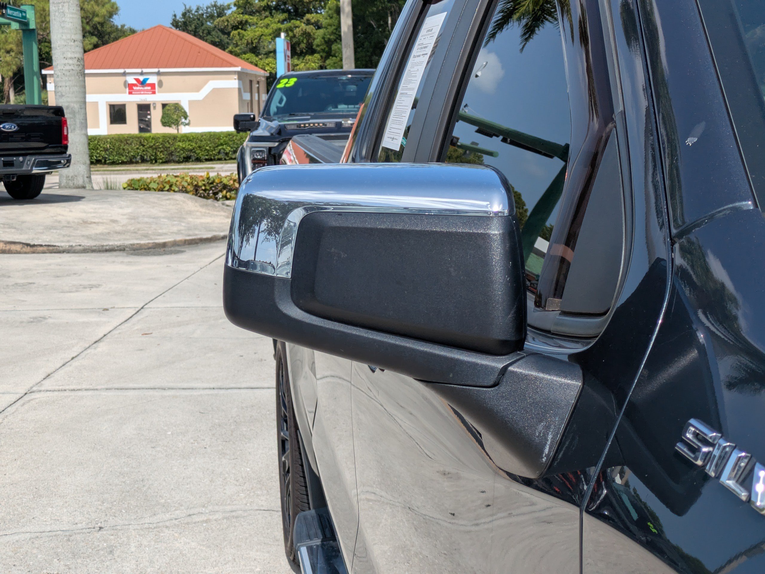 Used 2019 Chevrolet Silverado 1500 LT w/ All-Star Edition AWD/4WD image 10