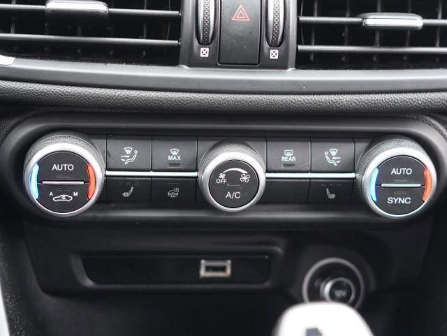 Used 2023 Alfa Romeo Giulia Sprint image 27