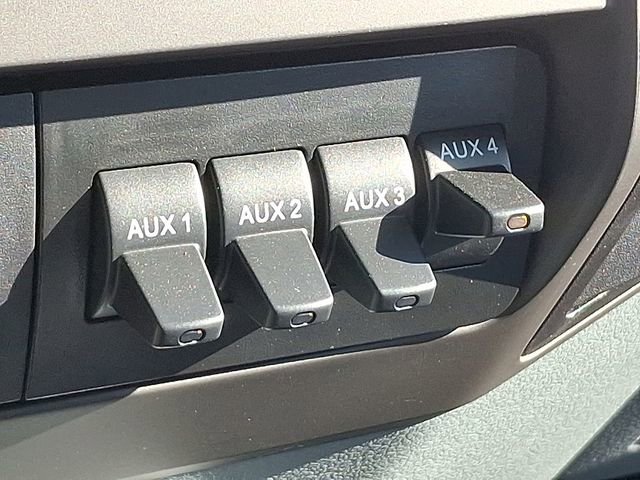 Used 2023 Ford F650 2WD Regular Cab Super Duty image 23