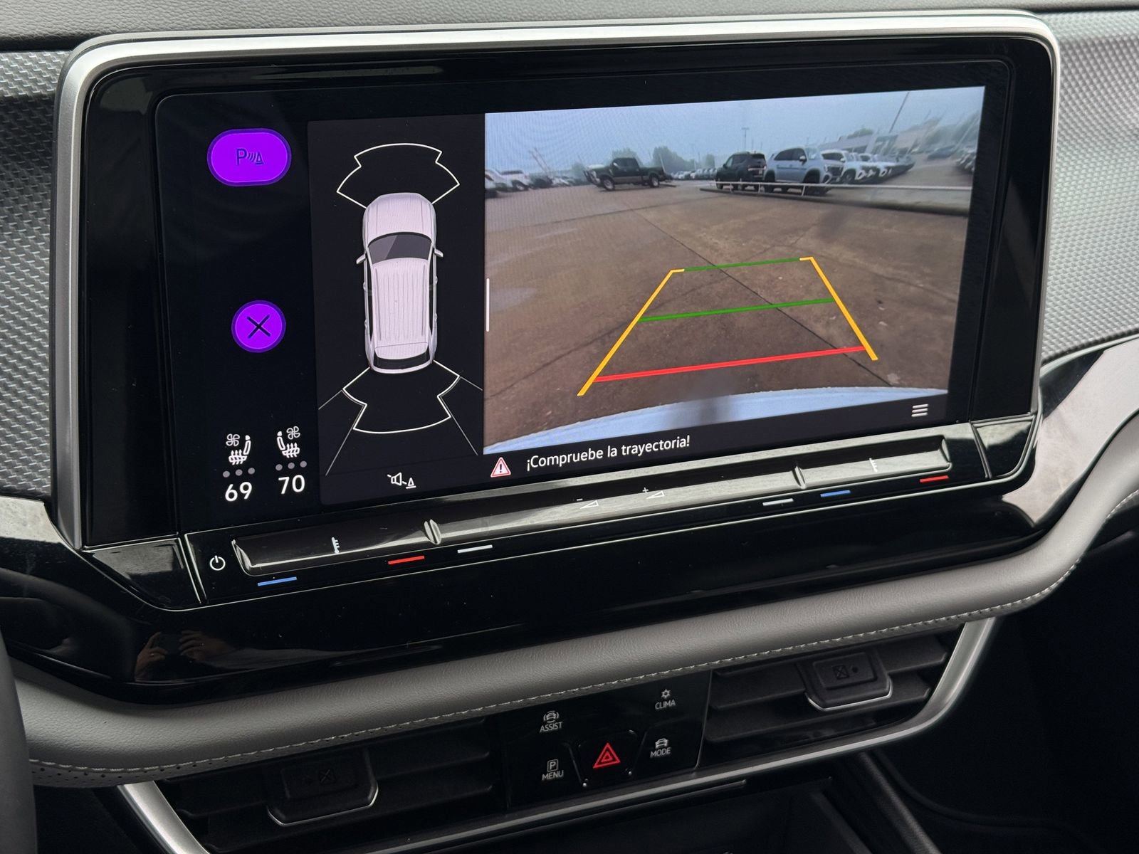 Used 2024 Volkswagen Atlas Cross Sport SEL R-Line AWD/4WD image 21