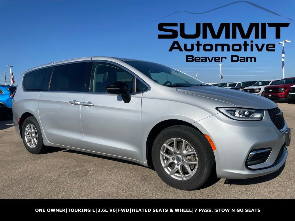 Used 2024 Chrysler Pacifica Touring-L