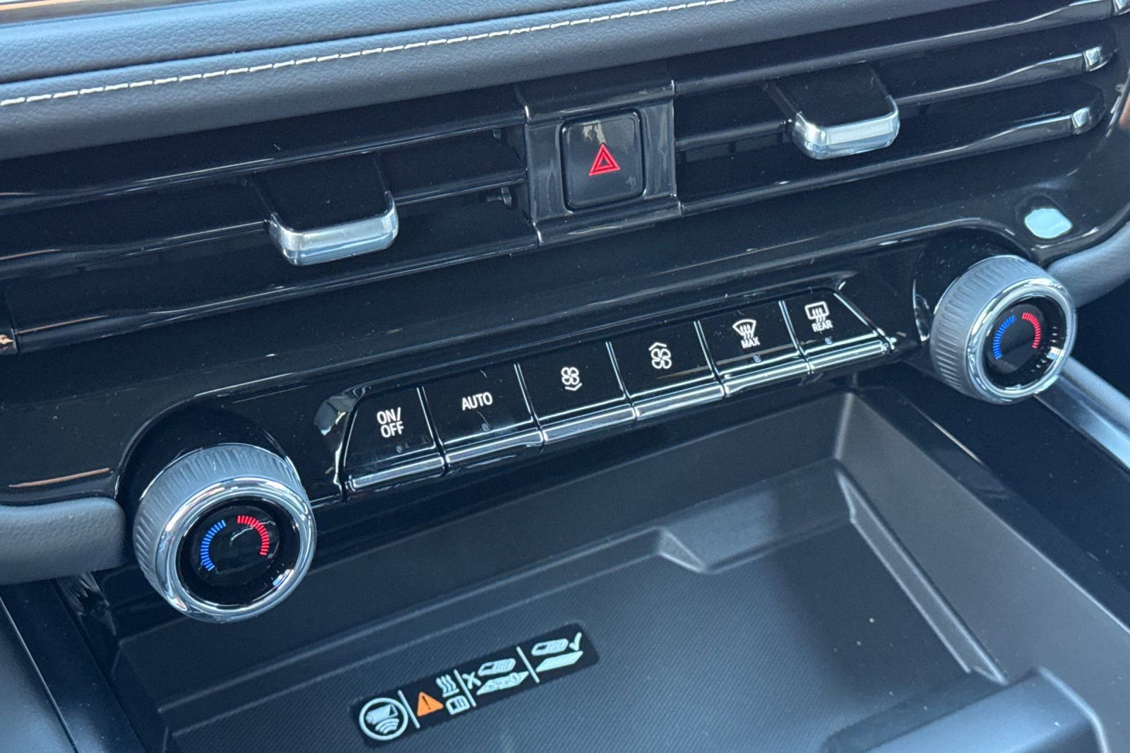 New 2026 Chevrolet Suburban Premier image 21