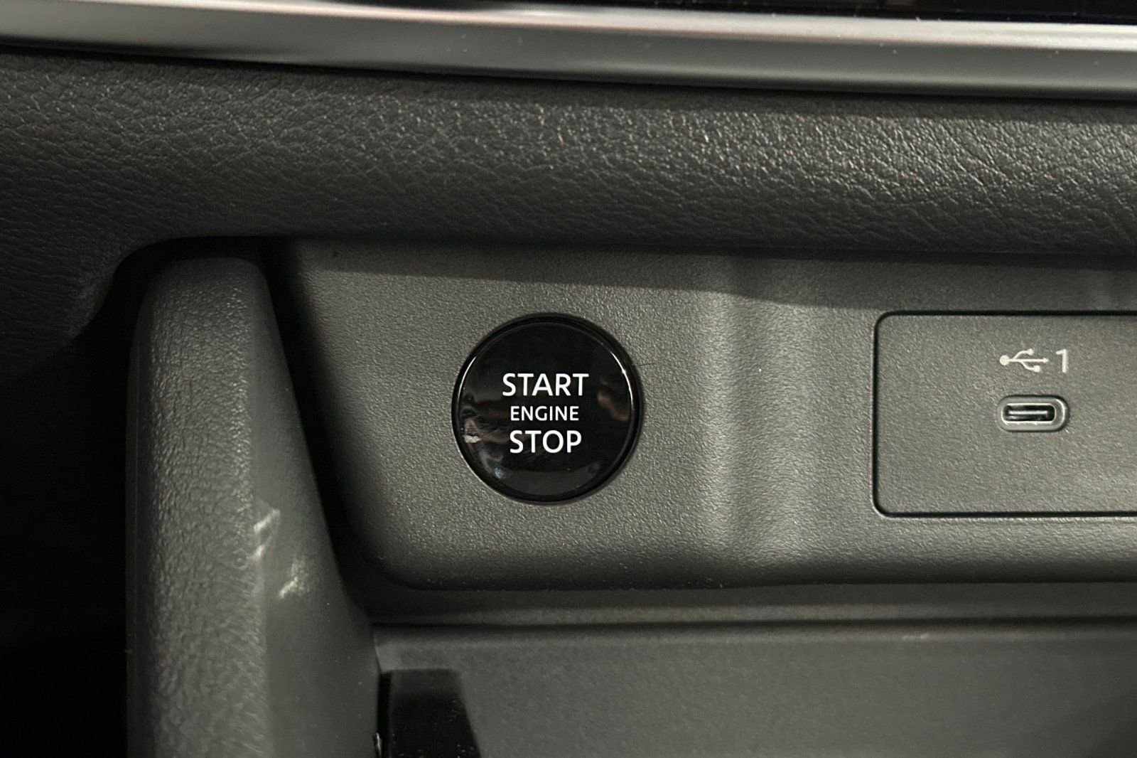 New 2026 Nissan Rogue SV w/ Cold Weather Package FWD image 18