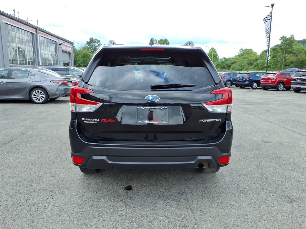 Used 2023 Subaru Forester Premium AWD/4WD image 4