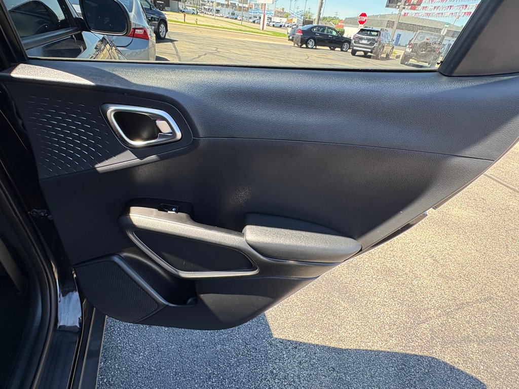 Used 2021 Kia Soul EX FWD image 13