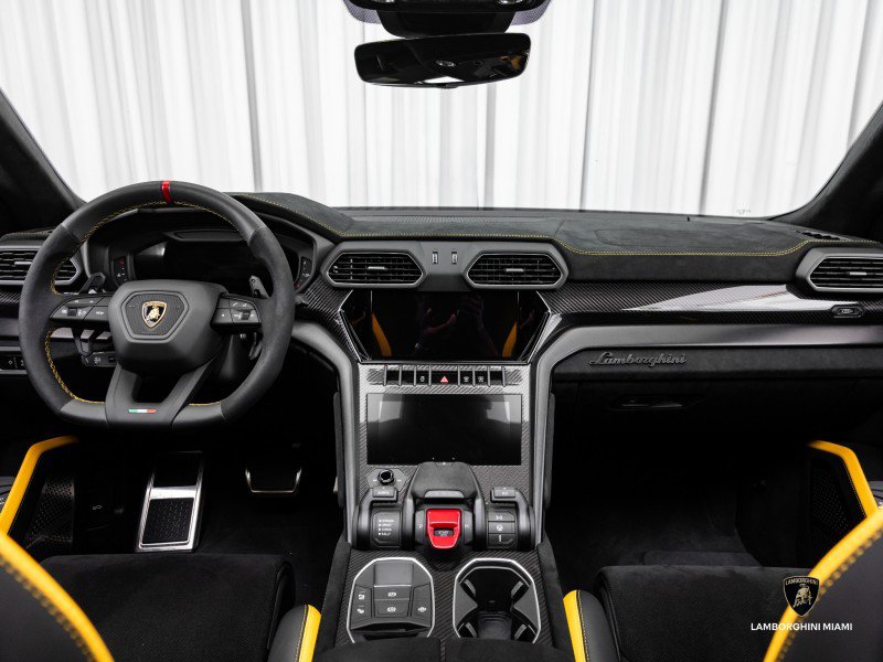 Used 2024 Lamborghini Urus Performante image 32