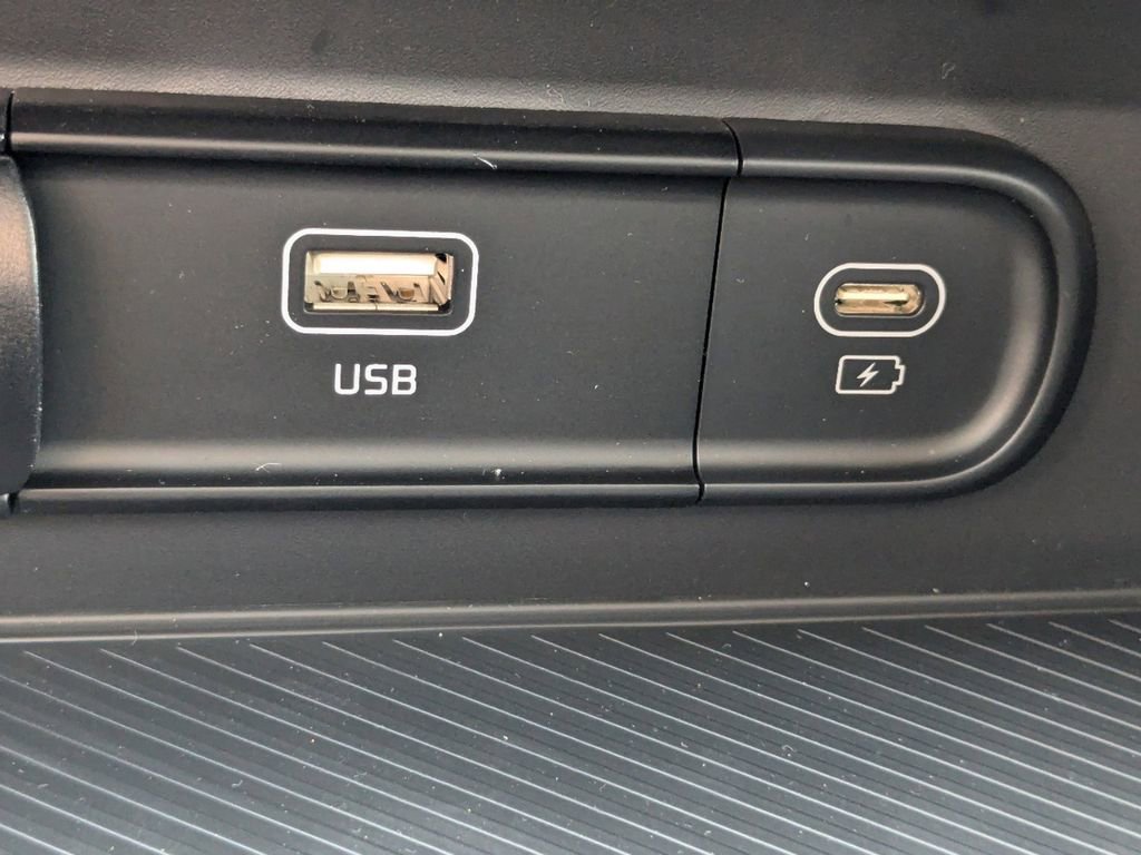 Used 2024 Kia Sportage LX image 21