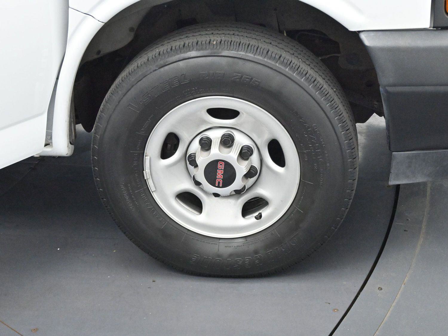 Used 2023 GMC Savana 3500 LS image 27