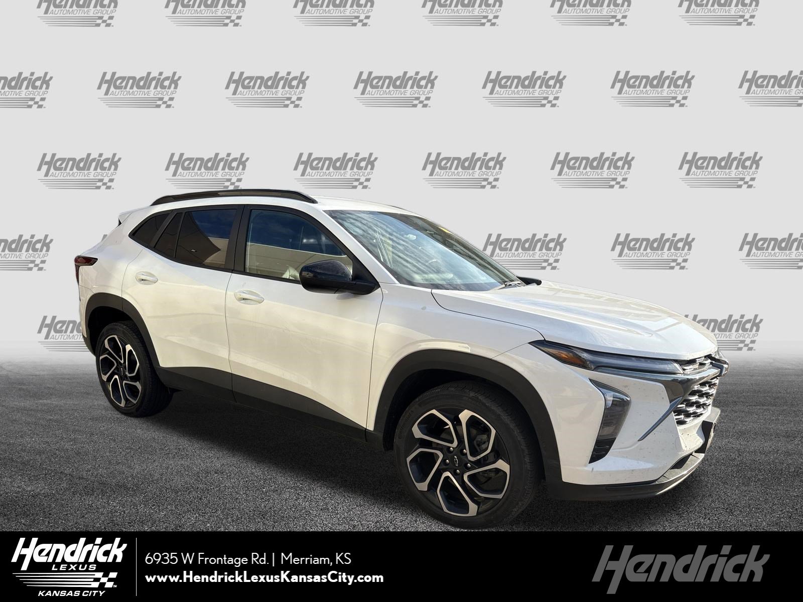 Used 2025 Chevrolet Trax RS w/ Driver Confidence Package image 1