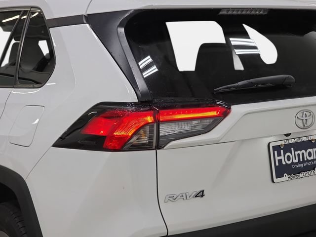 Certified 2024 Toyota RAV4 XLE AWD/4WD image 30