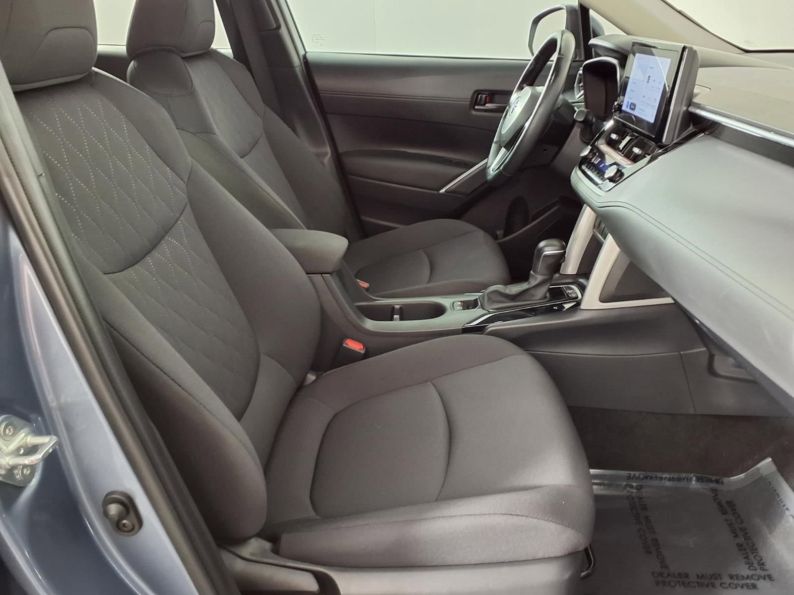 Used 2024 Toyota Corolla Cross LE image 9