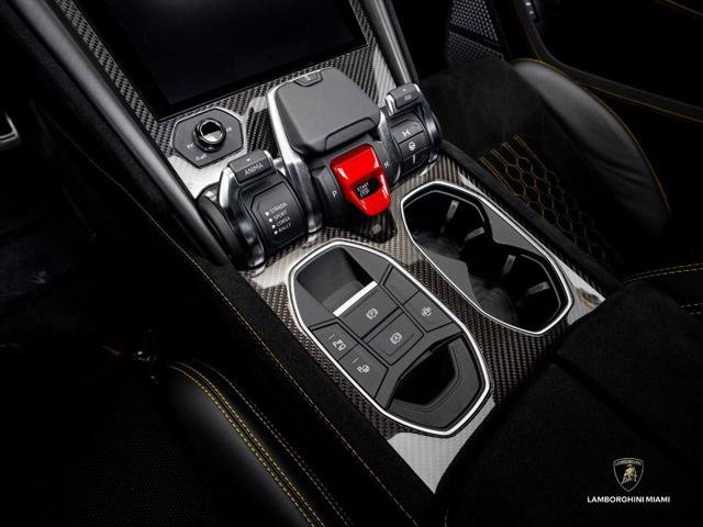 Used 2024 Lamborghini Urus Performante AWD/4WD image 34