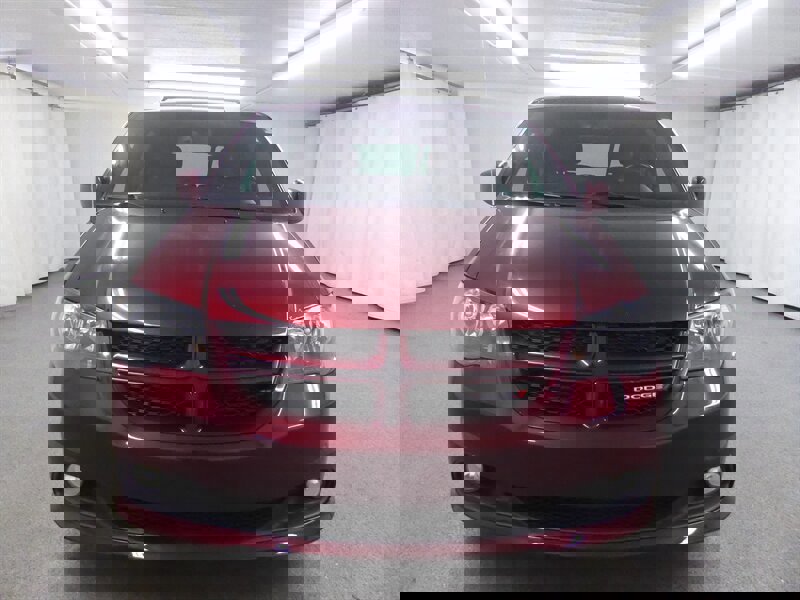 Used 2019 Dodge Grand Caravan GT image 2