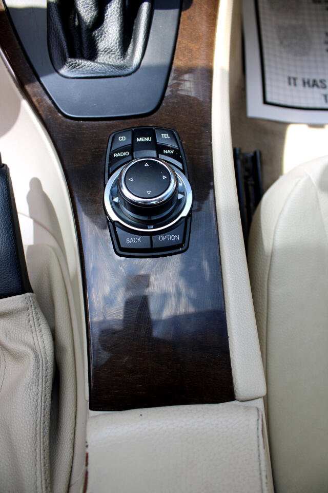 Used 2010 BMW 328i xDrive Coupe image 24