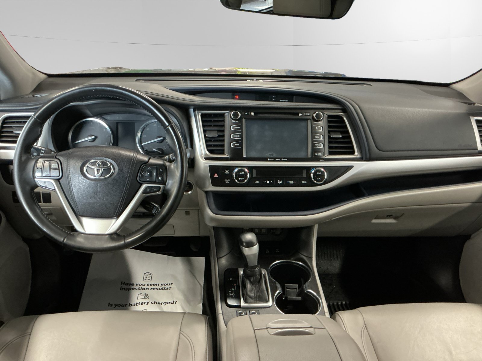 Used 2018 Toyota Highlander XLE AWD/4WD image 10