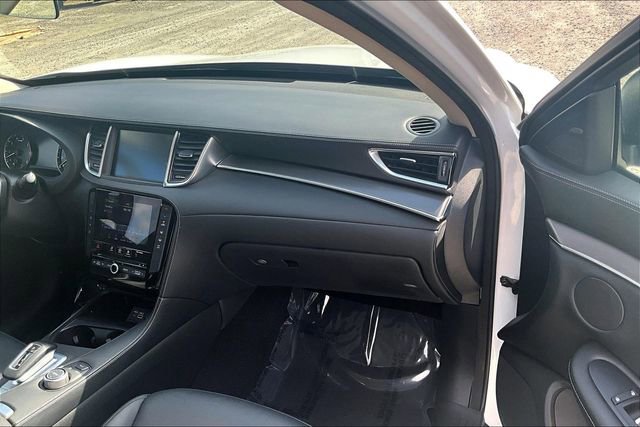 Used 2023 INFINITI QX50 Pure AWD/4WD image 16