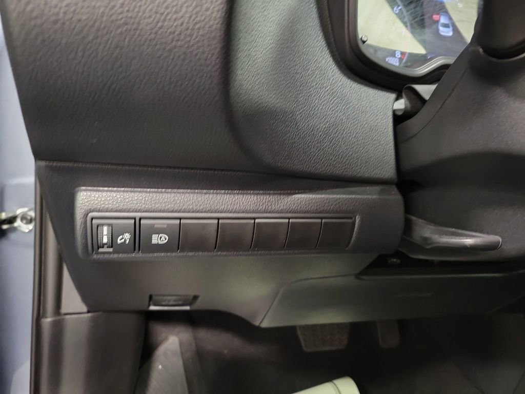 Used 2025 Toyota Corolla LE image 20