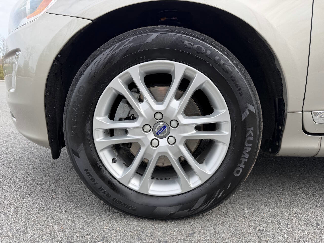 Used 2016 Volvo XC60 T5 Premier w/ Proximity Package image 38