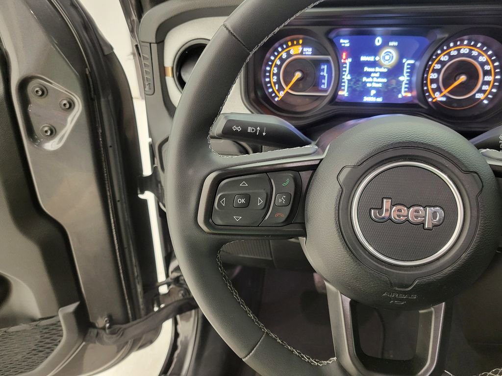 Used 2025 Jeep Wrangler Sport S image 3