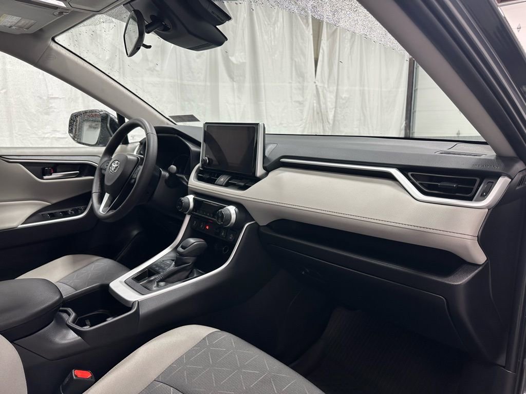 Used 2025 Toyota RAV4 XLE w/ Convenience Package image 60