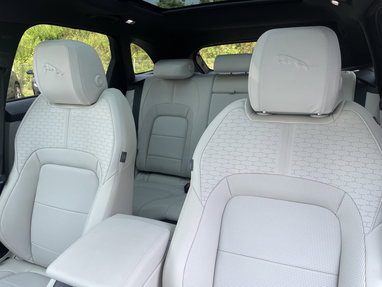 New 2025 Jaguar F-PACE R-Dynamic S image 14