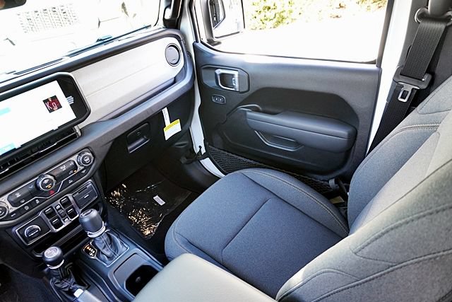 New 2026 Jeep Wrangler Unlimited Sport AWD/4WD image 27