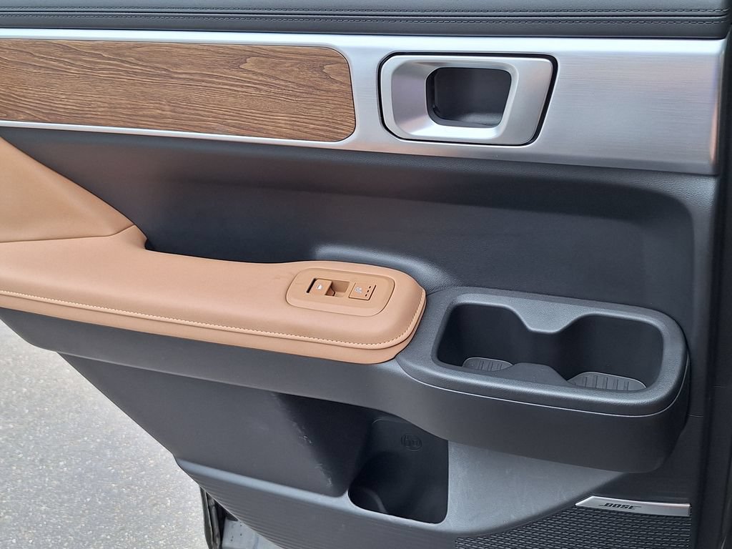 New 2025 Hyundai Santa Fe Limited AWD/4WD image 13