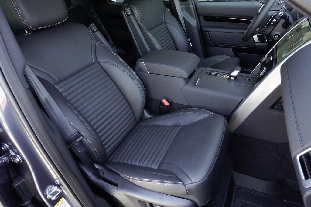 New 2026 Land Rover Discovery S AWD/4WD image 24