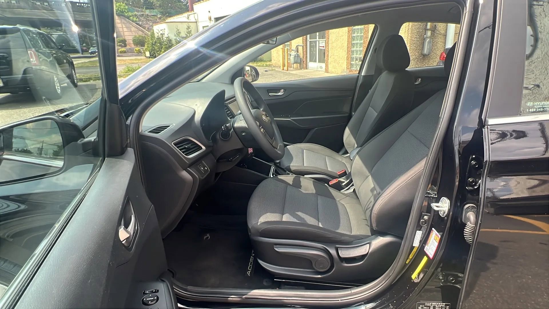 Used 2022 Hyundai Accent SEL image 25