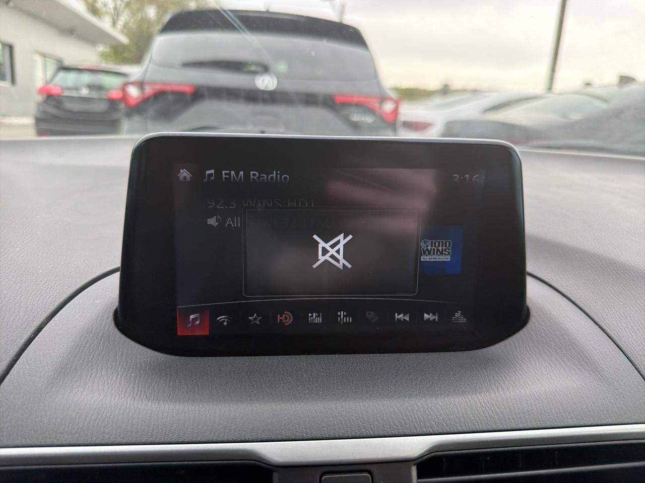 Used 2018 MAZDA MAZDA3 Sport FWD image 27