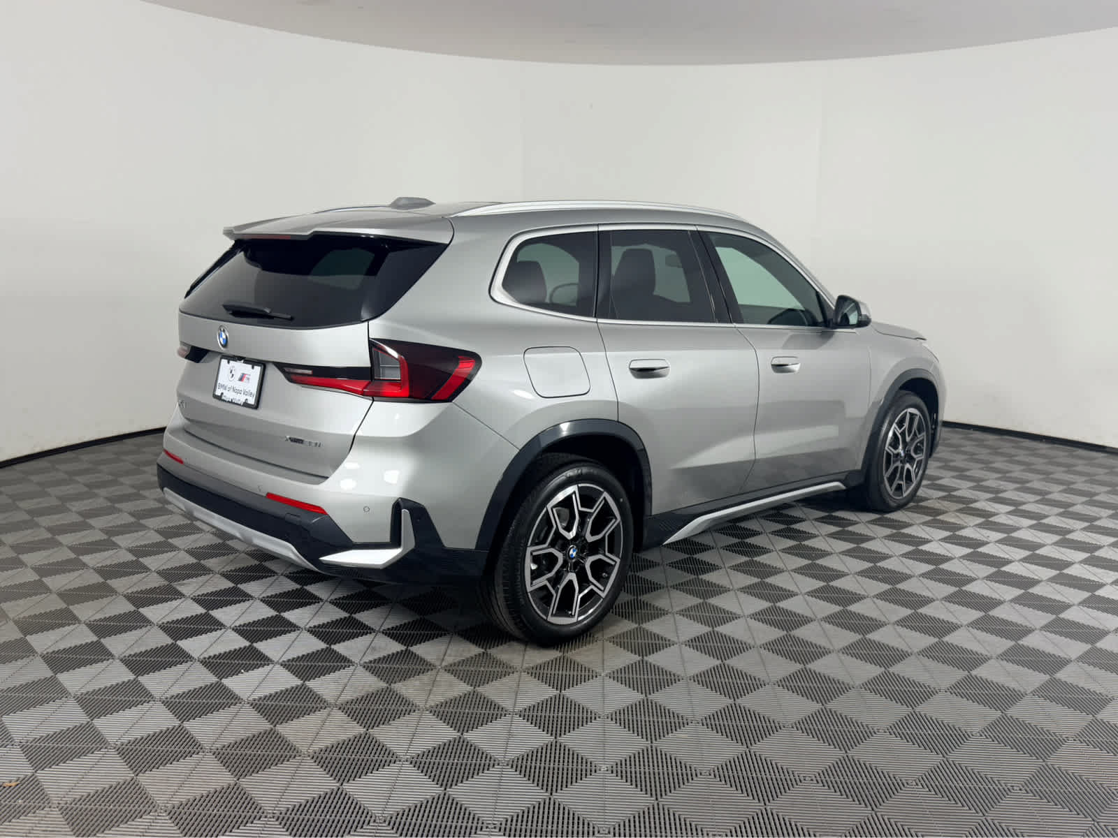 New 2027 BMW X1 xDrive28i AWD/4WD image 3