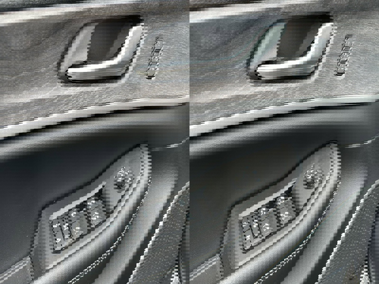 New 2022 Jeep Grand Cherokee Limited 4xe w/ Luxury Tech Group II image 15