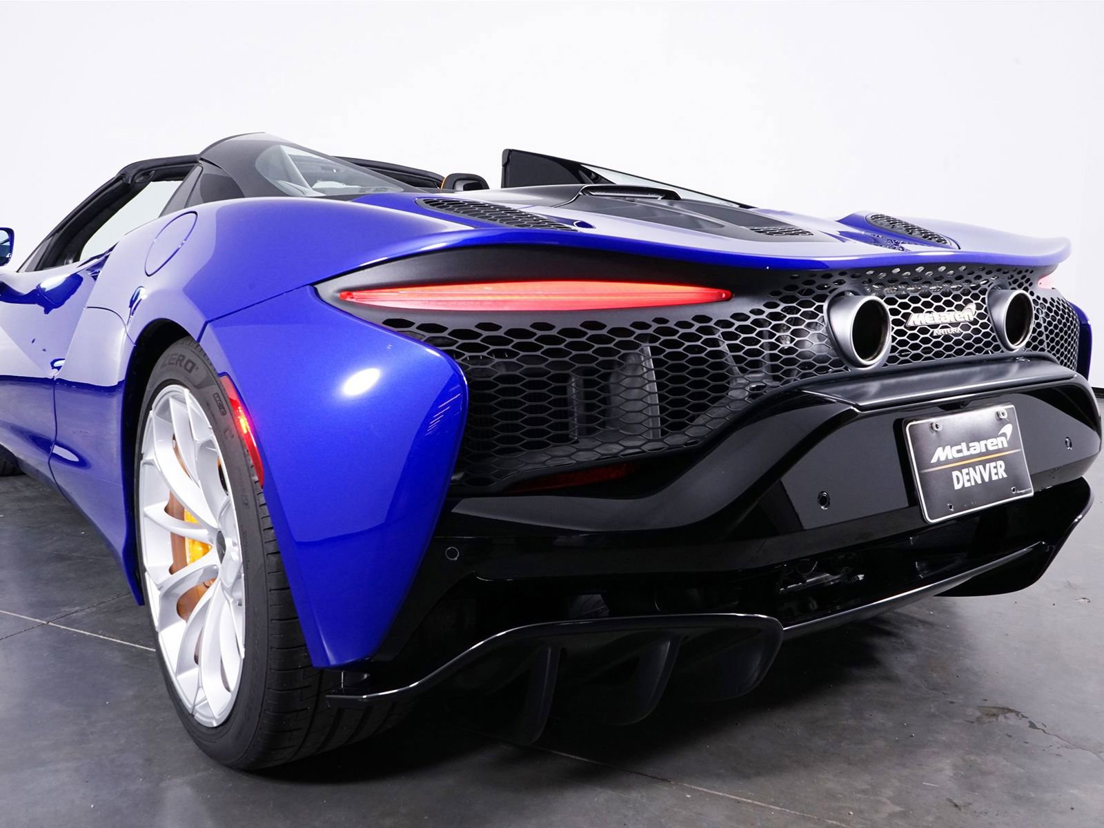 New 2025 McLaren Artura Spider image 19