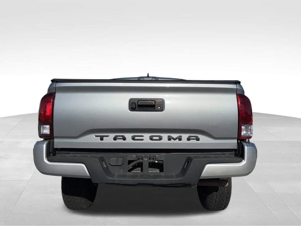 Used 2019 Toyota Tacoma SR image 4