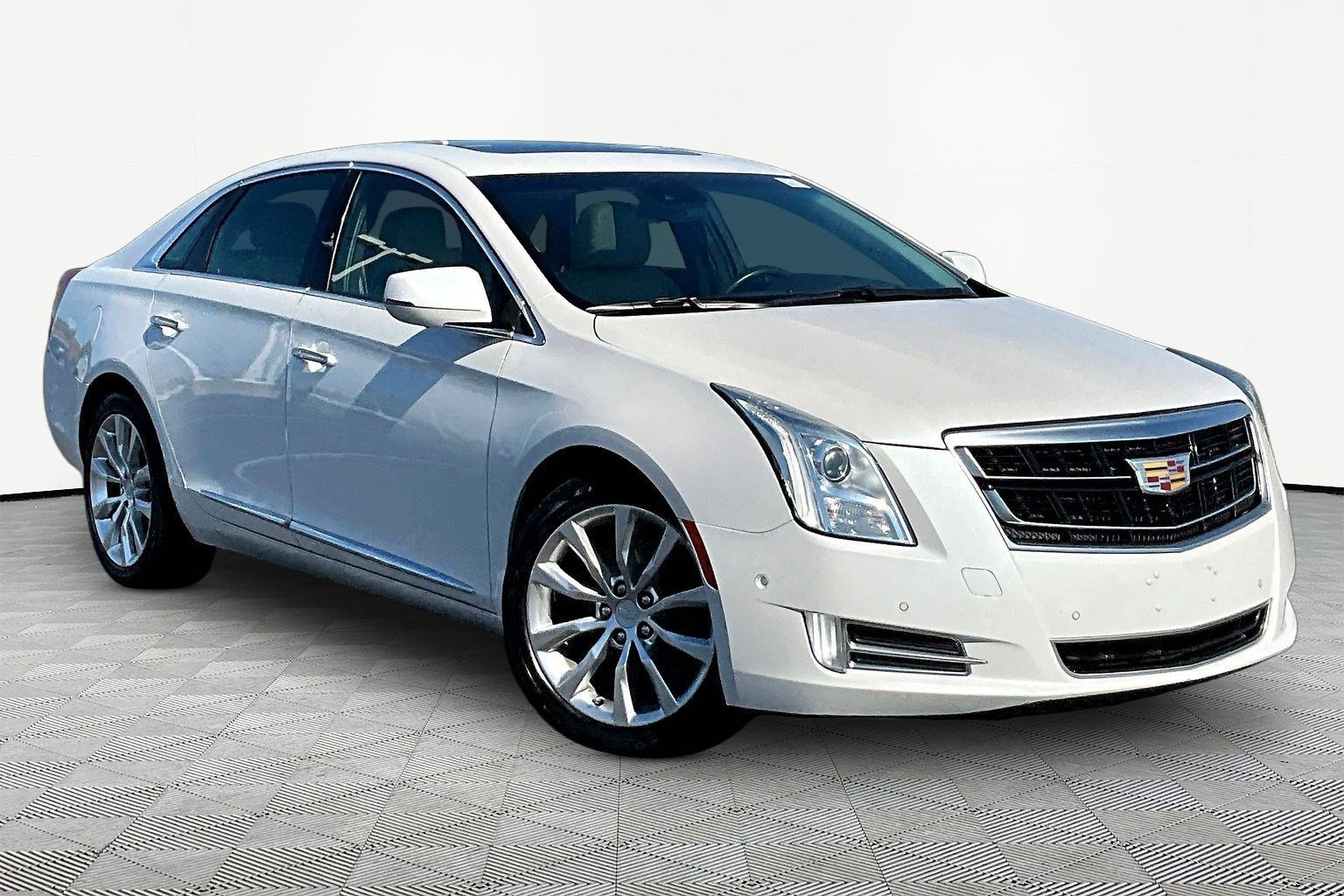 Used 2017 Cadillac XTS Luxury w/ Driver Awareness Package image 3