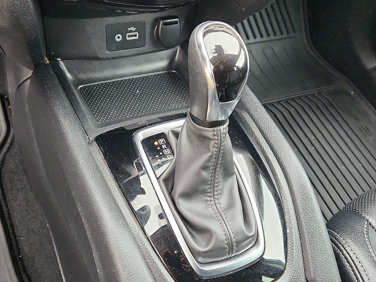 Used 2022 Nissan Rogue Sport S image 14