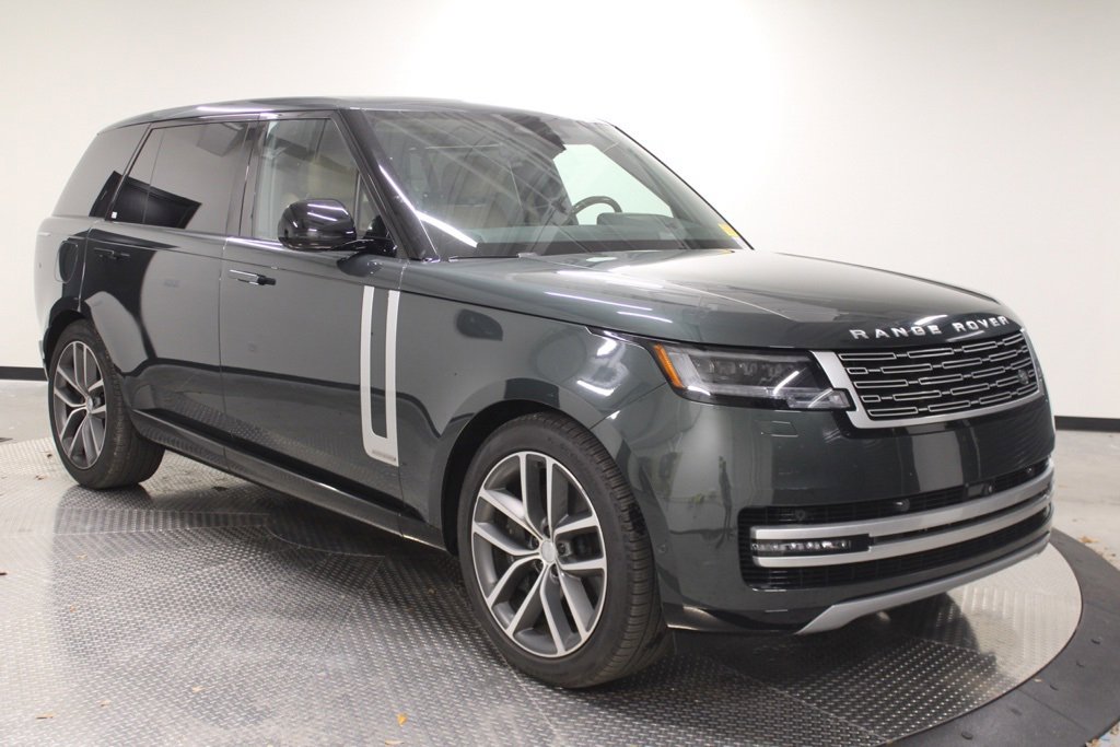 Used 2024 Land Rover Range Rover Long Wheelbase Autobiography image 7