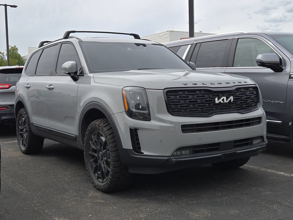 Used 2022 Kia Telluride SX w/ SX Prestige Package AWD/4WD image 3
